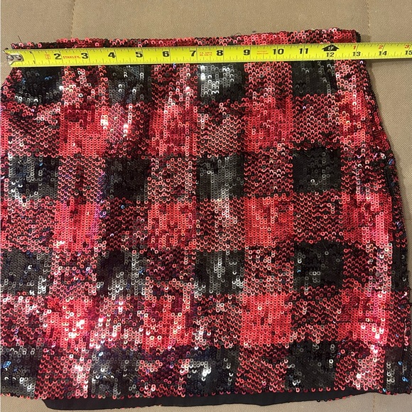 Polo by Ralph Lauren Red and Black Sequin Mini Skirt - Picture 3 of 4